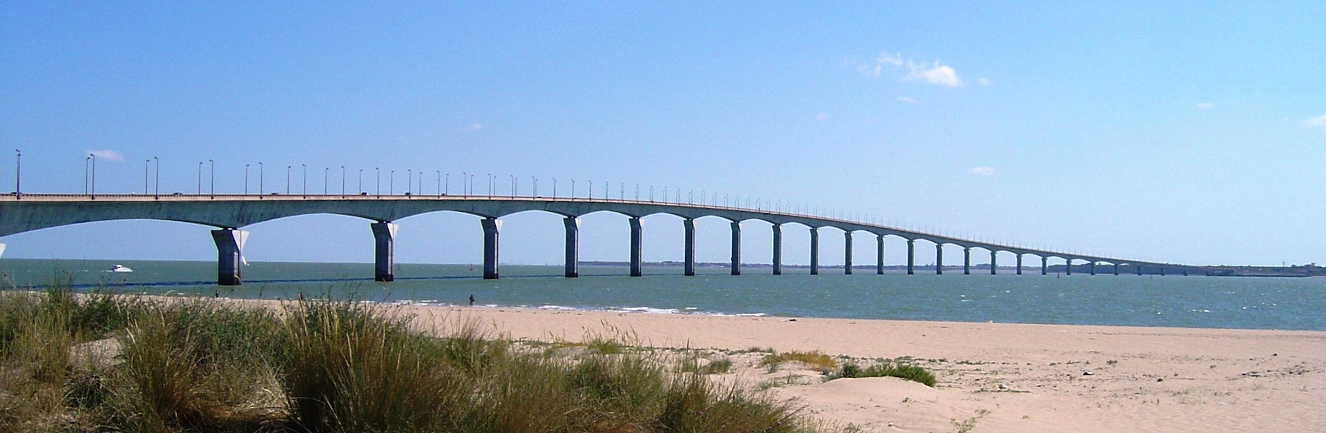 le pont de l'île de Ré la Rochelle